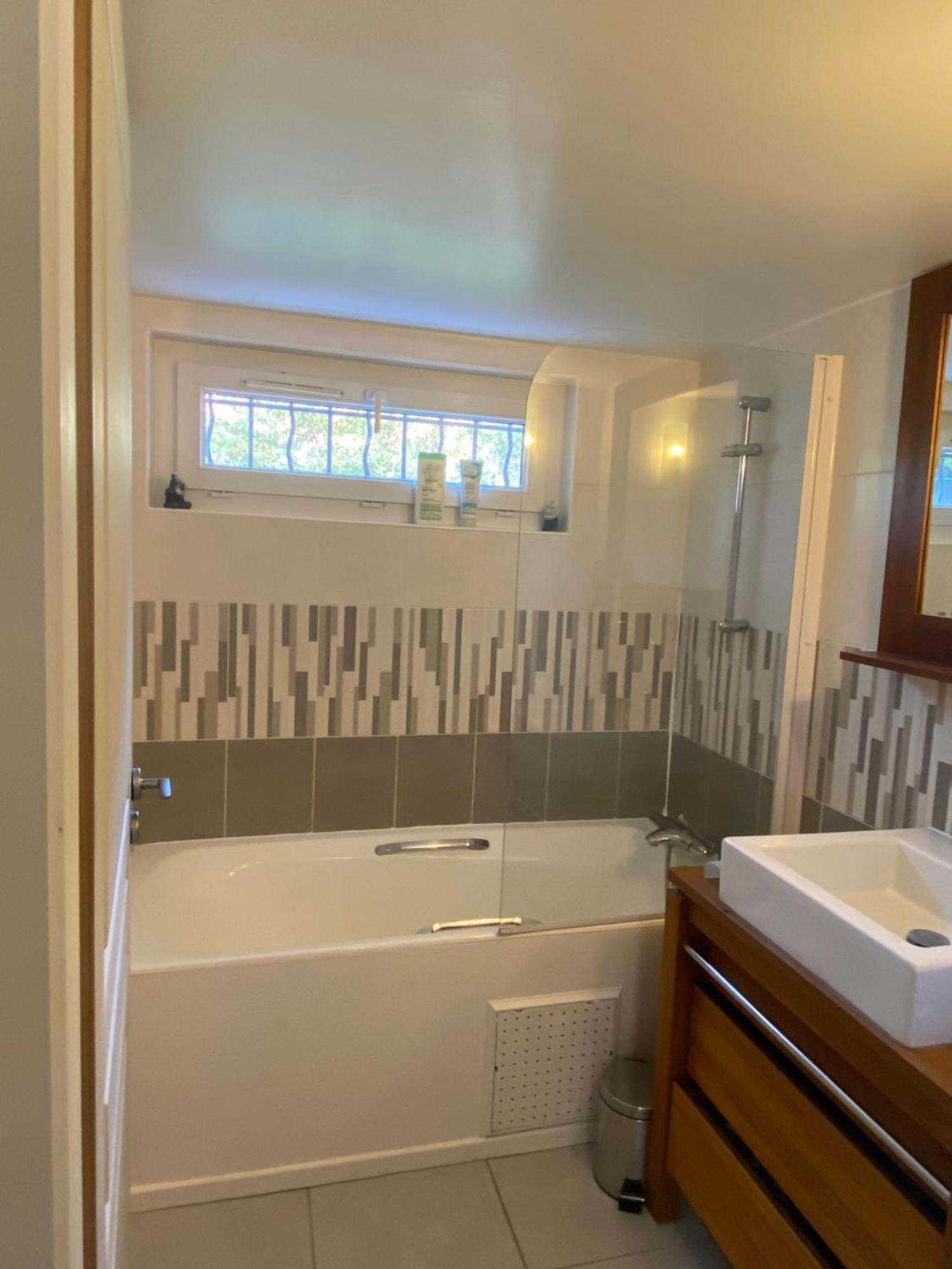 Chambre En Duplex, Entree Autonome, Sdb Privative タヴェルニー エクステリア 写真
