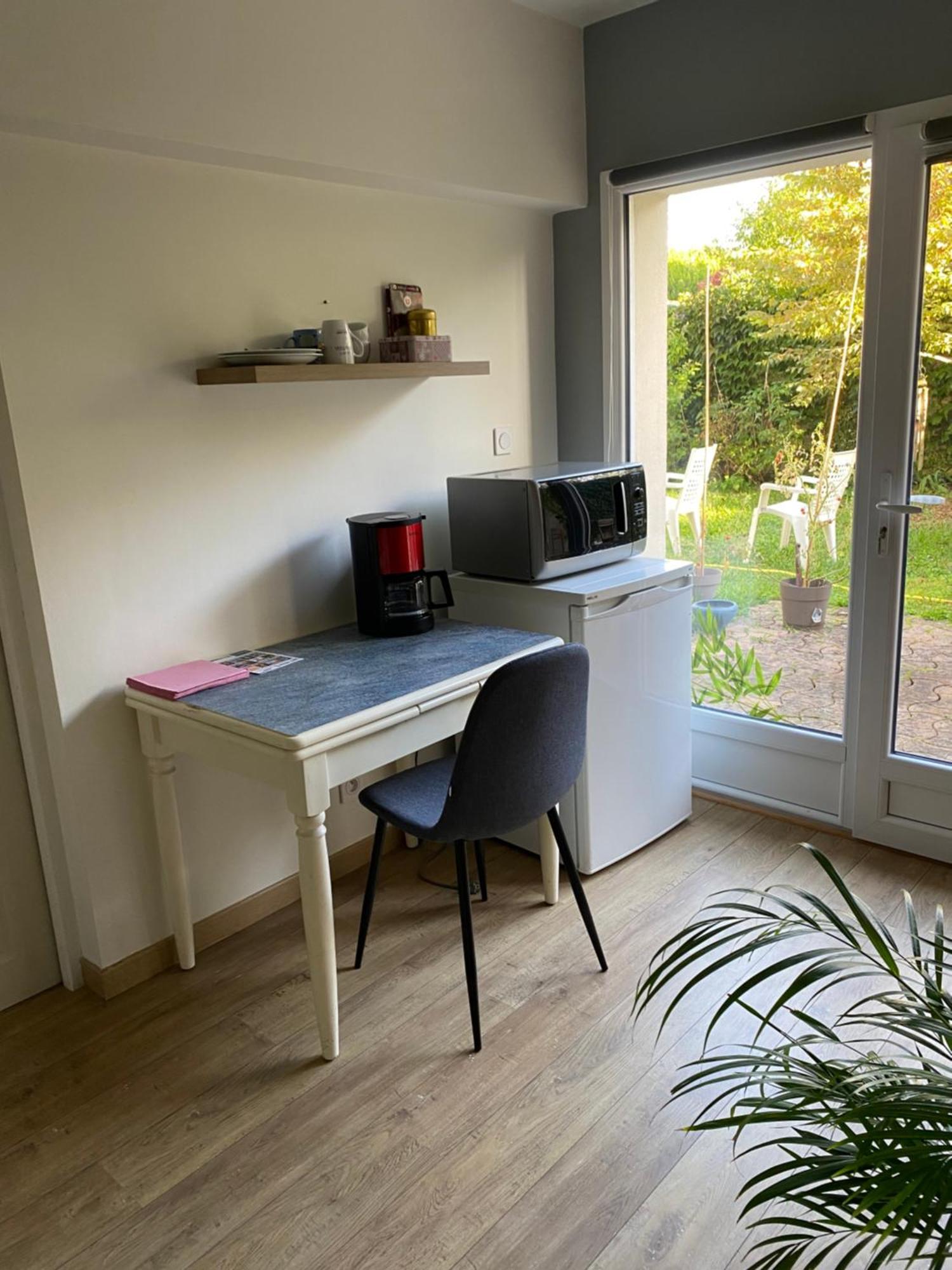 Chambre En Duplex, Entree Autonome, Sdb Privative タヴェルニー エクステリア 写真